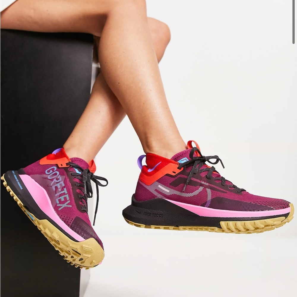 FREE SHIPPING! Nike Trail Pegasus GoreTex Women's Red and Purple Athletic Shoes